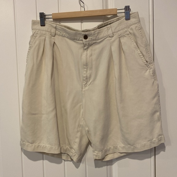 Tommy Bahamas Relax Men’s silk shorts. - Picture 4 of 10